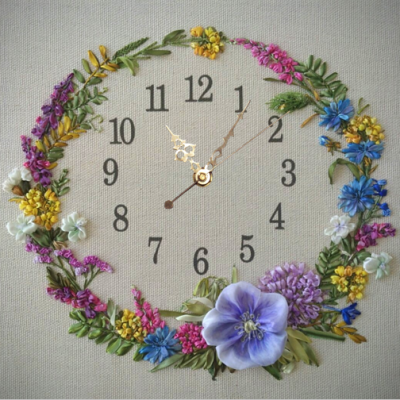 Полевые цветы и травы (часы с вышивкой) /вышивка лентами